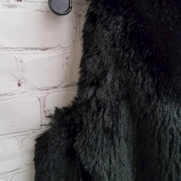 Women's XS Faux Fur Vest Black Imposter Signature Brand extra small - Picture 5 of 5